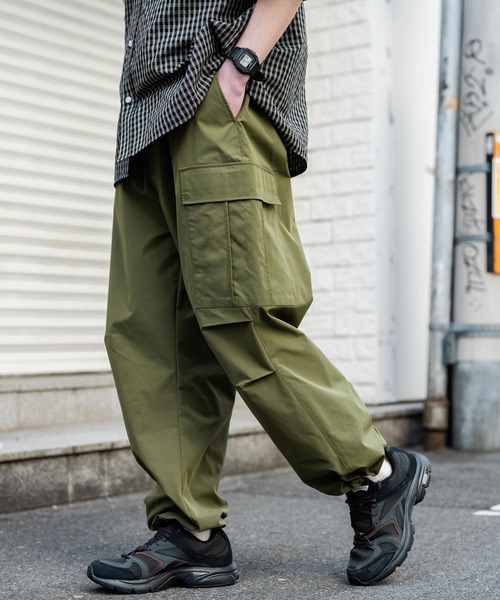 Rocky Monroe(ロッキーモンロー)の「裾ドローコード ミリタリーワイドカーゴパンツ(カーゴパンツ・メンズ・ベージュ/ブラウン/オフホワイト/ブラック/カーキ・M/L/XL)」の15枚目の写真