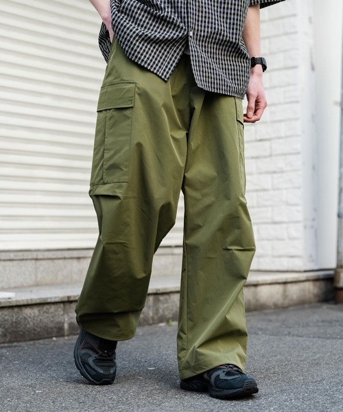 Rocky Monroe(ロッキーモンロー)の「裾ドローコード ミリタリーワイドカーゴパンツ(カーゴパンツ・メンズ・ベージュ/ブラウン/オフホワイト/ブラック/カーキ・M/L/XL)」の7枚目の写真