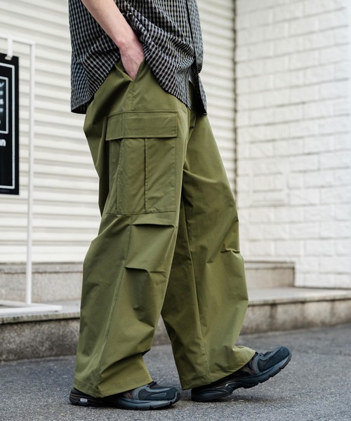 Rocky Monroe(ロッキーモンロー)の「裾ドローコード ミリタリーワイドカーゴパンツ(カーゴパンツ・メンズ・ベージュ/ブラウン/オフホワイト/ブラック/カーキ・M/L/XL)」の6枚目の写真