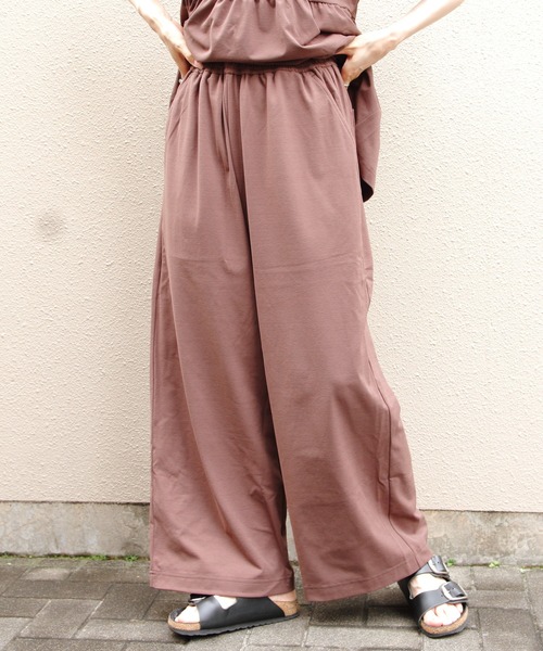 THOUSAND MILE（サウザンドマイル）の「THOUSAND MILE/サウザンドマイル　ギャザーウエストTEE＆ワイドパンツ セットアップ　GATHERED WAIST TEE&WIDE PANTS SET（セットアップ・レディース・ブラック/ブラウン/ホワイト×ブラック・FREE）」の18枚目の写真