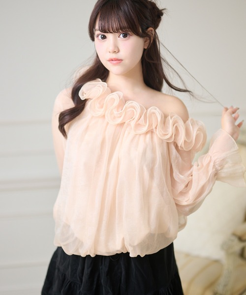Anely（アネリー）の「オフショルダー バルーン デザイン シアー トップス（シャツ/ブラウス・レディース・アイボリー/ベージュ・FREE）」の12枚目の写真