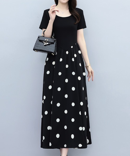 LUCPY(ラクピー)の「ドット切替フレアロングワンピース(ワンピース・レディース・ブラック・XX-LARGE/X-LARGE/LARGE/MEDIUM)」の4枚目の写真