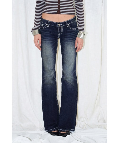 EYEER(イワイイアル)の「CLASSIC LOW RISE BOOTS-CUT DENIM PANTS(デニムパンツ・レディース・ブルー・MEDIUM/SMALL)」の1枚目の写真