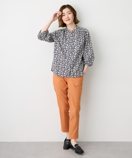 Petit Honfleur(プチオンフルール)の「【Liberty】リバティプリントスタンドカラーシャツ(シャツ/ブラウス・レディース・ネイビー/ピンク/サックスブルー/ブルー・9号/11号)」の17枚目の写真