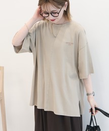 バックロゴルーズTシャツ