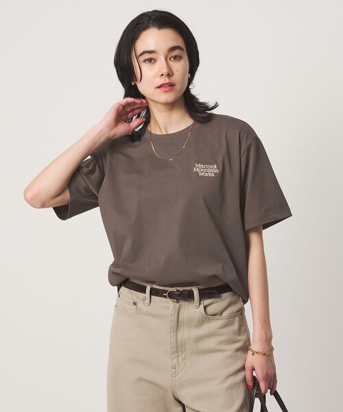MARMOT(マーモット)の「【別注】<Marmot>ショートスリーブ ロゴ Tシャツ(Tシャツ/カットソー・レディース・ダークブラウン/グレー系/オフホワイト・FREE)」の4枚目の写真