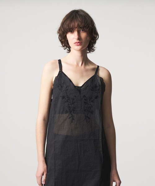 sara mallika（サラ マリカ）の「【別注】＜Sara mallika for 6＞EMBRODERY CAMI DRESS/ワンピース（ワンピース・レディース・ホワイト/ブラック・FREE）」の3枚目の写真