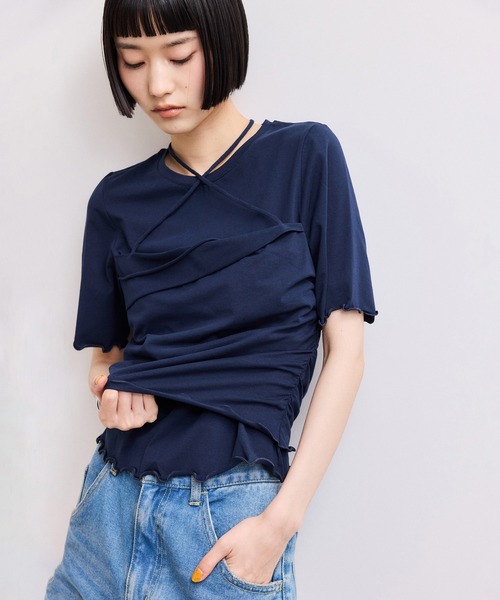 ADAM ET ROPE'(アダムエロペ)の「【WEB限定】ベアトップレイヤードカットソー(Tシャツ/カットソー・レディース・ダークブラウン/ホワイト/ネイビー・FREE)」の3枚目の写真