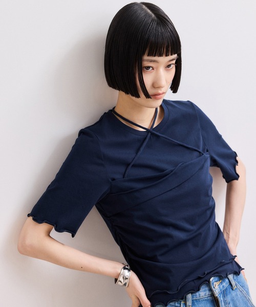 ADAM ET ROPE'(アダムエロペ)の「【WEB限定】ベアトップレイヤードカットソー(Tシャツ/カットソー・レディース・ダークブラウン/ホワイト/ネイビー・FREE)」の12枚目の写真
