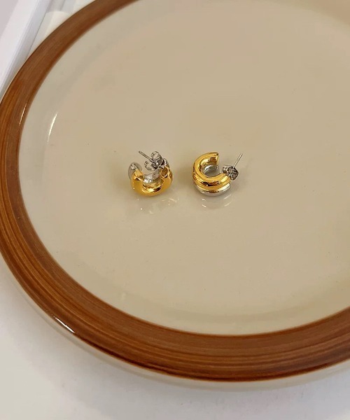 E&C closet…(イーアンドシークローゼット)の「バイカラーダブルフープピアス(ピアス(両耳用)・レディース・シルバー×ゴールド・FREE)」の14枚目の写真