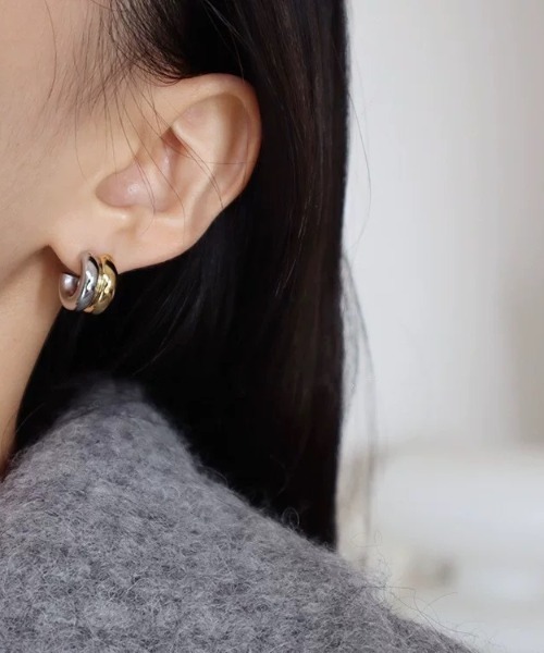 E&C closet…(イーアンドシークローゼット)の「バイカラーダブルフープピアス(ピアス(両耳用)・レディース・シルバー×ゴールド・FREE)」の3枚目の写真