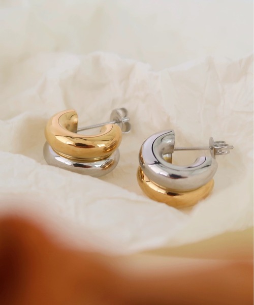 E&C closet…(イーアンドシークローゼット)の「バイカラーダブルフープピアス(ピアス(両耳用)・レディース・シルバー×ゴールド・FREE)」の15枚目の写真