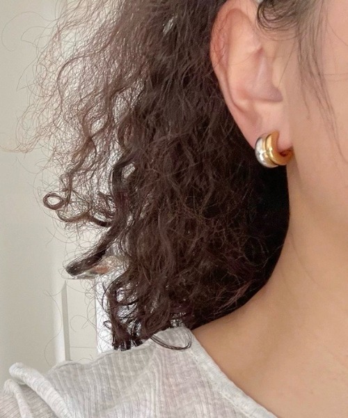 E&C closet…(イーアンドシークローゼット)の「バイカラーダブルフープピアス(ピアス(両耳用)・レディース・シルバー×ゴールド・FREE)」の17枚目の写真