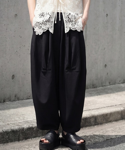antiqua(アンティカ)の「タック ワイドパンツ(その他パンツ・レディース・グレー/ブラック・MEDIUM/C)」の2枚目の写真