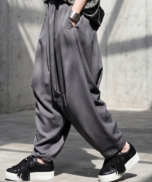 antiqua(アンティカ)の「タック ワイドパンツ(その他パンツ・レディース・グレー/ブラック・MEDIUM/C)」の9枚目の写真