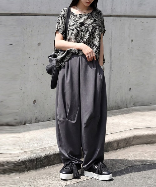 antiqua(アンティカ)の「タック ワイドパンツ(その他パンツ・レディース・グレー/ブラック・MEDIUM/C)」の10枚目の写真