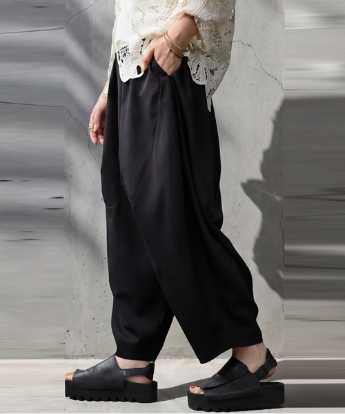 antiqua(アンティカ)の「タック ワイドパンツ(その他パンツ・レディース・グレー/ブラック・MEDIUM/C)」の5枚目の写真