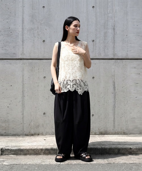antiqua(アンティカ)の「タック ワイドパンツ(その他パンツ・レディース・グレー/ブラック・MEDIUM/C)」の7枚目の写真
