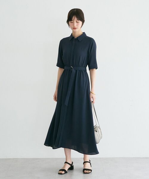 YECCA VECCA（イェッカヴェッカ）の「【接触冷感】ベルト付きシャツワンピース（シャツワンピース・レディース・ライトベージュ/サックスブルー/ネイビー・FREE）」の16枚目の写真