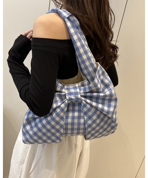CHEER(チアー)の「ギンガムチェックレトロリボンモチーフ軽量ショルダーバッグ(ショルダーバッグ・レディース・ブルー/ブラック/レッド・FREE)」の11枚目の写真