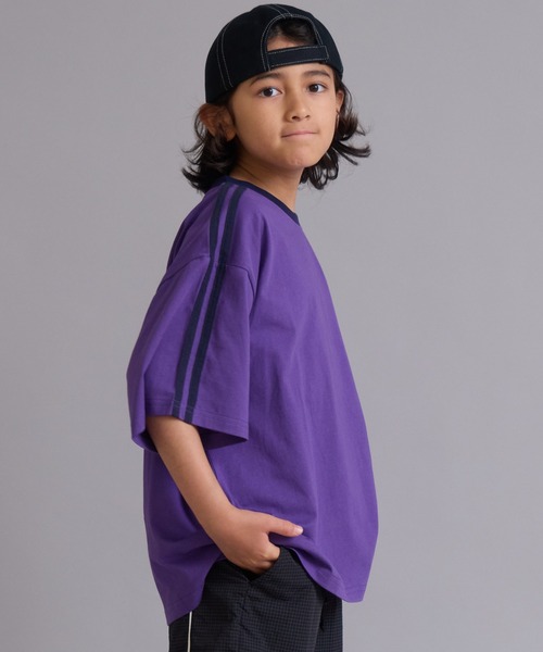 PAIRMANON STREET（ペアマノンストリート）の「【90-160cm】【綿100%】袖ライン 刺繍 半袖Tシャツ【PAIRMANON STREET】（Tシャツ/カットソー・キッズ・ベージュ/オフホワイト/ブラック/ピンク/ネイビー/パープル/ライトブルー/ライトグリーン・100/150/110/160/120/90/130/140）」の13枚目の写真
