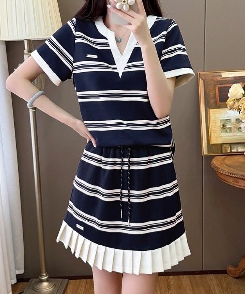 Aelina(エリナ)の「VネックストライプTシャツ&切り替えスカートセットアップ(セットアップ・レディース・ネイビー・L/M)」の12枚目の写真