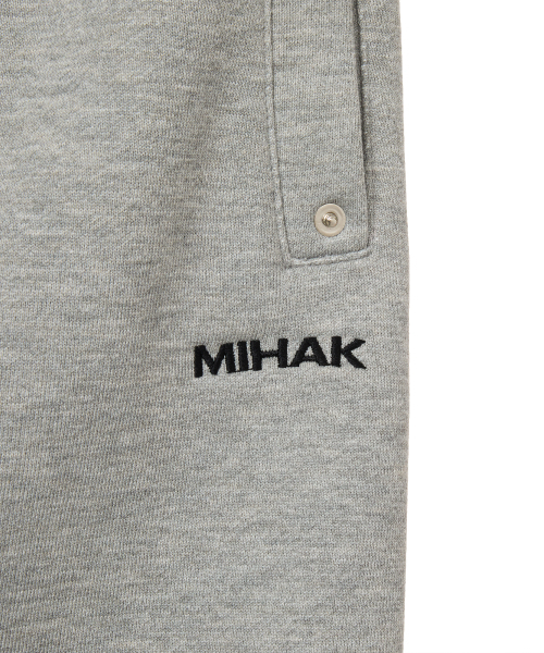 MIHAK(ミハク)の「メタルプレートバミューダパンツ(グレー)(スウェットパンツ・メンズ・その他・1/3/2)」の9枚目の写真
