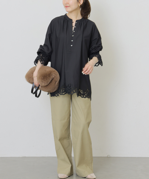 JOURNAL STANDARD relume(ジャーナルスタンダード レリューム)の「《WEB限定追加》エンブロイダリーブラウス(シャツ/ブラウス・レディース・ホワイト/ブラック・FREE)」の3枚目の写真
