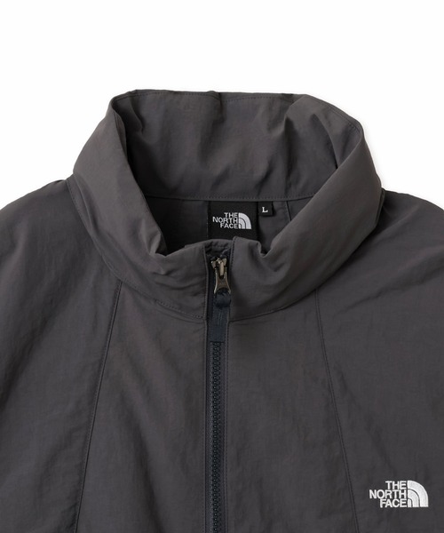 THE NORTH FACE（ザノースフェイス）の「THE NORTH FACE VERSATILE BLOUSON / ザ・ノース・フェイス バーサ タイル ブルゾン（ナイロンジャケット・メンズ・ベージュ/ダークグレー・S/M/L/XL）」の4枚目の写真