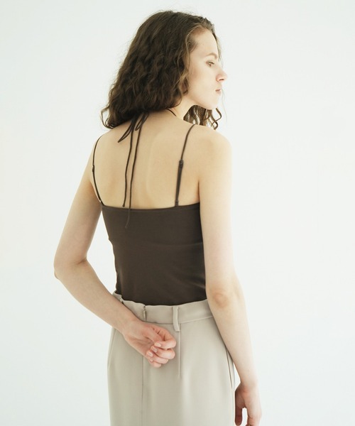 CLANE(クラネ)の「THIN CORD HALTER NECK TOPS(その他トップス・レディース・ブラック/ホワイト/ブラウン・2/1)」の9枚目の写真