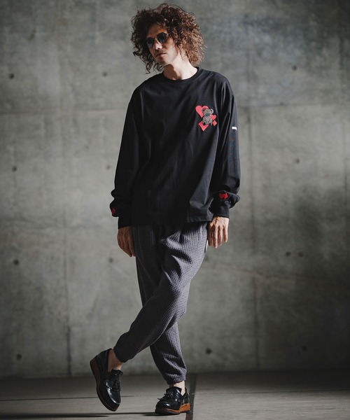 GLIMCLAP(グリムクラップ)の「mlt5760-Embroidered Long Sleeve T-shirt - Character & Playing Card Motifs ロングスリーブTシャツ(211-024-gla-cg)(Tシャツ/カットソー・メンズ・ホワイト/ブラック・M/S/L)」の4枚目の写真