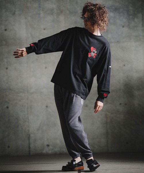 GLIMCLAP(グリムクラップ)の「mlt5760-Embroidered Long Sleeve T-shirt - Character & Playing Card Motifs ロングスリーブTシャツ(211-024-gla-cg)(Tシャツ/カットソー・メンズ・ホワイト/ブラック・M/S/L)」の5枚目の写真