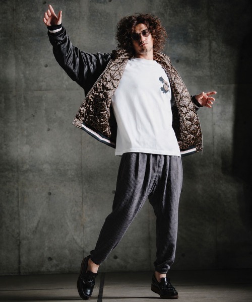 GLIMCLAP(グリムクラップ)の「mlt5760-Embroidered Long Sleeve T-shirt - Character & Playing Card Motifs ロングスリーブTシャツ(211-024-gla-cg)(Tシャツ/カットソー・メンズ・ホワイト/ブラック・M/S/L)」の11枚目の写真