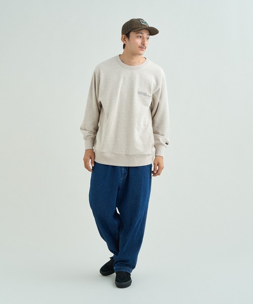 NANGA（ナンガ）の「ECOHYBRID MESSAGE EMB SWEAT/エコハイブリッド メッセージ エンブロイダリー スウェット（スウェット・メンズ・ライトグレー/ブラック系その他/オートミール・S/L/M）」の6枚目の写真
