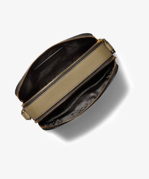 MICHAEL KORS(マイケルコース)の「HUDSON カメラ クロスボディ - MKシグネチャー(ショルダーバッグ・メンズ・グリーン系・FREE)」の3枚目の写真