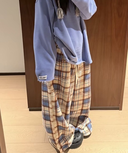 Ressaca(レサーカ)の「チェック柄ボアフリースワイドパンツ(その他パンツ・レディース・レッド/ブルー・L/M)」の1枚目の写真