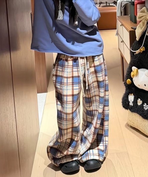 Ressaca(レサーカ)の「チェック柄ボアフリースワイドパンツ(その他パンツ・レディース・レッド/ブルー・L/M)」の9枚目の写真