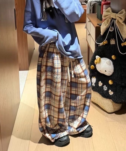 Ressaca(レサーカ)の「チェック柄ボアフリースワイドパンツ(その他パンツ・レディース・レッド/ブルー・L/M)」の3枚目の写真