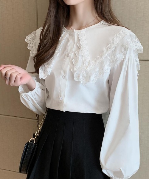 AMAJI(アマジ)の「バルーンスリーブ ピーターパンカラー 白シャツ(シャツ/ブラウス・レディース・ホワイト・SMALL/MEDIUM/LARGE/X-LARGE)」の2枚目の写真