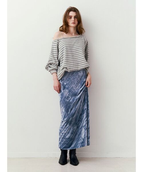 Ungrid(アングリッド)の「カットオフデザインオフショルスウェット(スウェット・レディース・ライトグレー/パープル/チャコールグレー・FREE)」の7枚目の写真