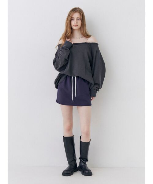 Ungrid(アングリッド)の「カットオフデザインオフショルスウェット(スウェット・レディース・ライトグレー/パープル/チャコールグレー・FREE)」の19枚目の写真