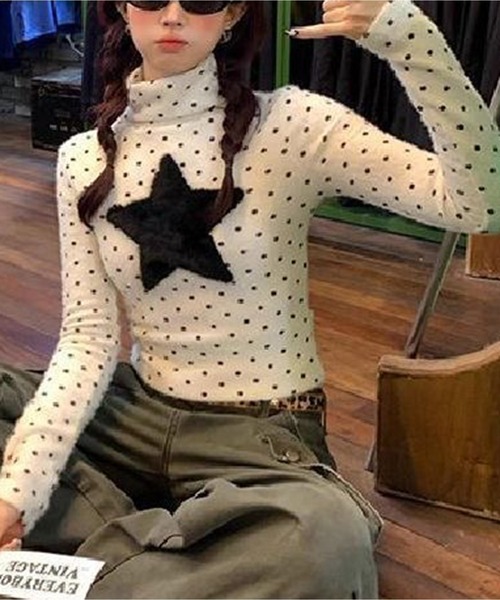 AsheKsha(アシクシャ)の「水玉星柄ハイネックフィット長袖トップス(Tシャツ/カットソー・レディース・ホワイト・M)」の20枚目の写真
