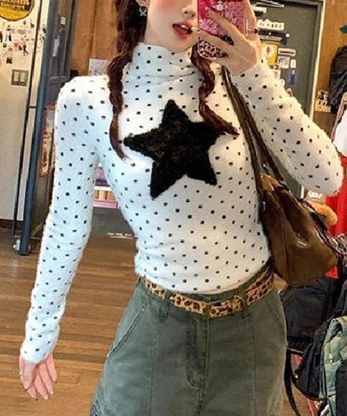 AsheKsha(アシクシャ)の「水玉星柄ハイネックフィット長袖トップス(Tシャツ/カットソー・レディース・ホワイト・M)」の21枚目の写真