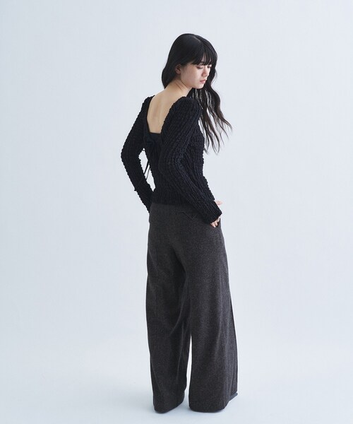 CODE A(コードエー)の「crinkle ribbon 2way top(Tシャツ/カットソー・レディース・ブラック/カーキ/オフホワイト・00)」の17枚目の写真