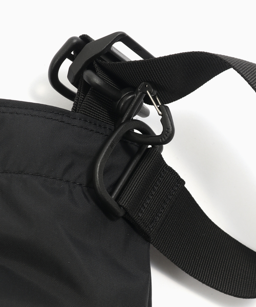 417 EDIFICE(フォーワンセブンエディフィス)の「【BAICYCLON by Bagjack / バイシクロン】 PACKABLE TOTE SHOULDER BAG(ショルダーバッグ・メンズ・ブラック・FREE)」の4枚目の写真