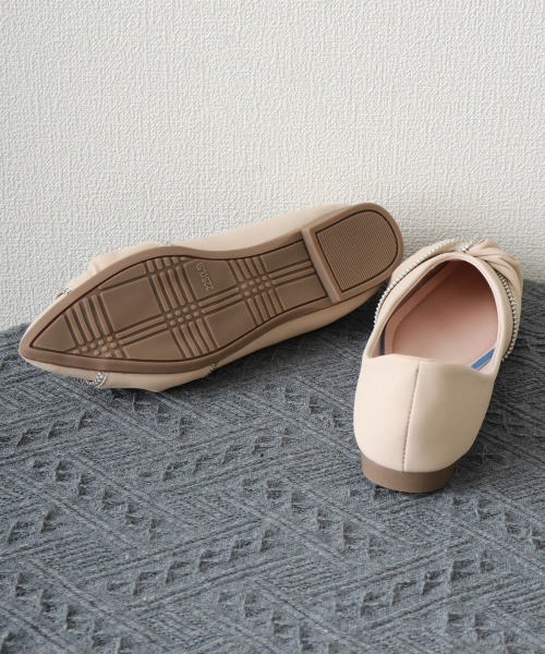 Miniministore(ミニミニストア)の「ツイストポインテッドトゥパンプス 美脚(パンプス・レディース・ブラック/ベージュ・24.5cm/23.0cm/22.5cm/25.0cm/24.0cm/23.5cm)」の15枚目の写真