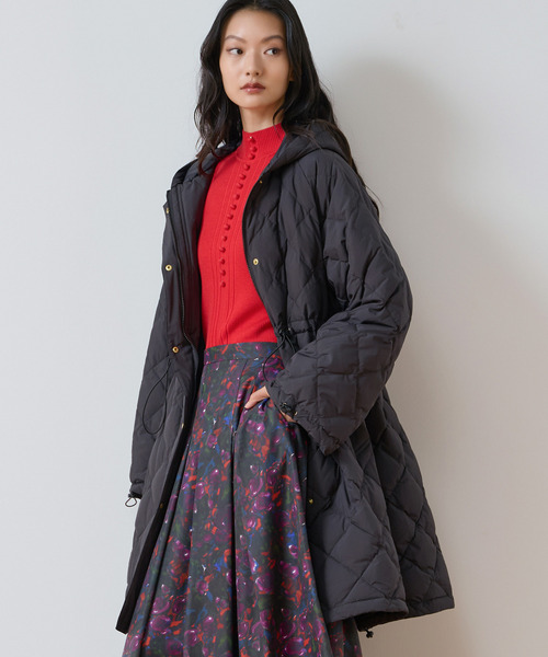 Tiara(ティアラ)の「《別注》【TAION×TIARA】フード付きロングコート(ダウンジャケット/コート・レディース・ブラック/アイボリー・FREE)」の2枚目の写真