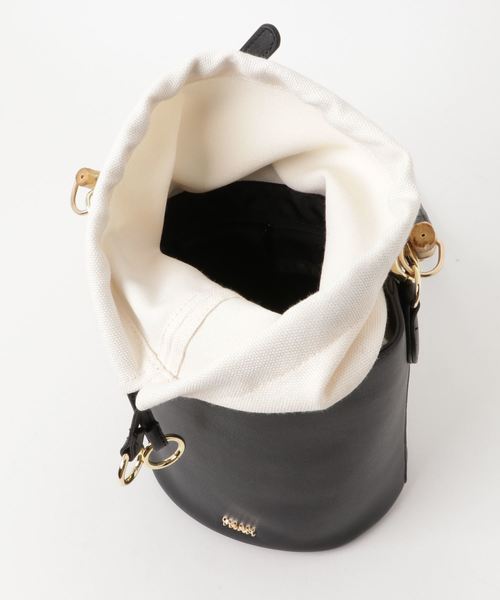 LBC(エルビーシー)の「バンブーバケットショルダーバッグ (ショルダーバッグ・レディース・ブラック/ベージュ・FREE)」の3枚目の写真