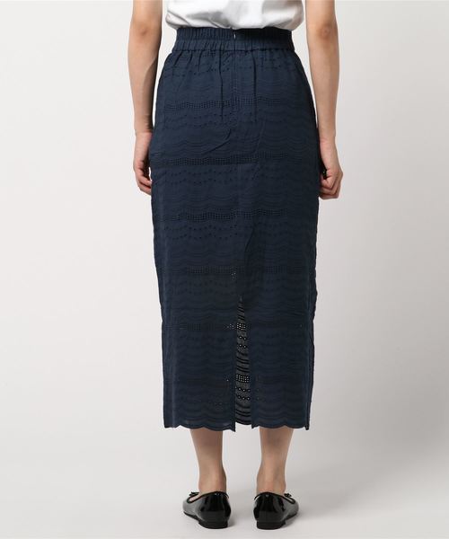 N.（N. Natural Beauty Basic）（エヌエヌナチュラルビューティーベーシック）の「コットンレースタイトミモレスカート（スカート・レディース・レッド/ネイビー・MEDIUM）」の3枚目の写真