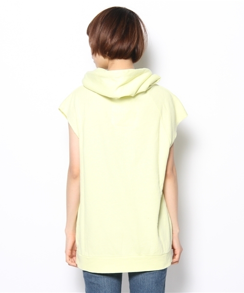 WINDSCALE フィリップ ノースリーブパーカー 黄色 イエロー Chico（チコ）の「ﾉｰｽﾘｰﾌﾞﾊﾟｰｶｰ（パーカー）」 - WEAR